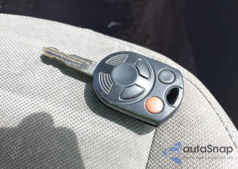 2010 Ford Fusion Se z USA, uszkodzony, nr VIN 3FAHP0HA3AR133645